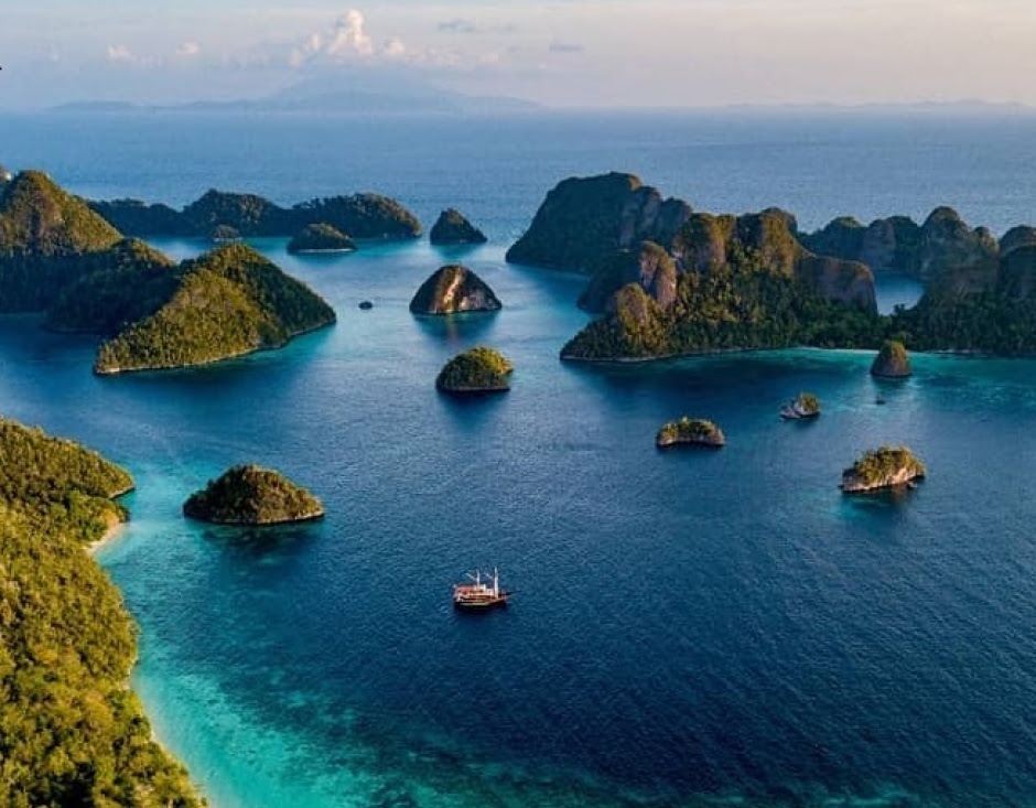 Raja Ampat - Central & Northern (Raja 13/2022)